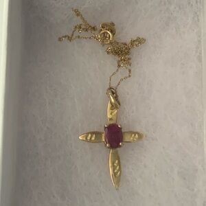10kt Gold Cross Pendant Necklace with Pink Ruby Center. Beautiful Necklace 🩷
